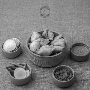 Specail Mini Samosa(6 Pcs) With Aloo Chana Sabji & Chutney