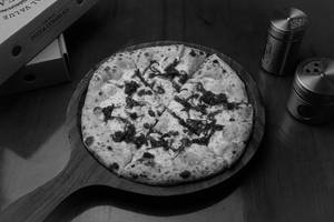 Garlic Bread With Mozzarella & Caramelised Onion