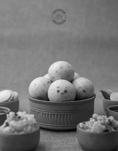 Cheese Corn Kachori (3 Pcs) With Aloo Chana Sabji & Chutney