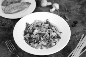 Fettuccine Aglio E Oilo Chicken