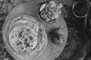 Sattu Parantha [2 Pieces] With Chokha