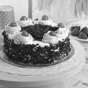 Black Forest Cool Cake 1/2 Kg