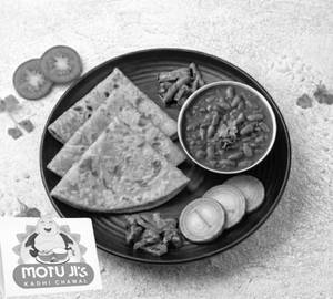 Plain Paratha With Rajma Masala