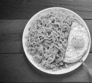 EGG MAGGIE