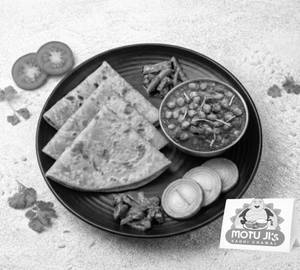 Plain Paratha With Chole