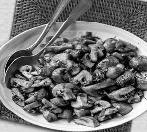 Garlic mushroom dry