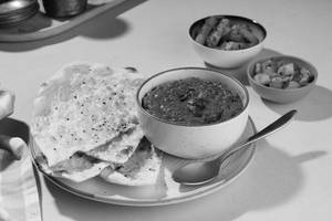 Dal Makhani Roti Meal