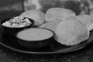 Aamras With 5 Poori