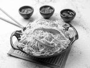 Veg Hakka Noodles