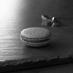 Chocolate Macaron (Big)
