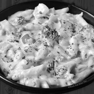 White sauce pasta