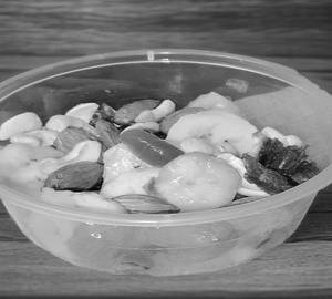 Nuts salad