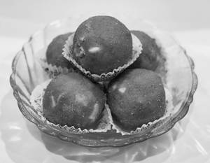 Besan Laddu