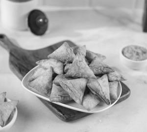 Jain Navtad Samosa