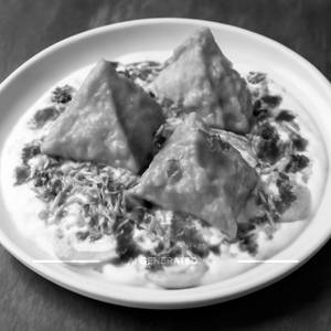 Dahi samosa papdi chaat