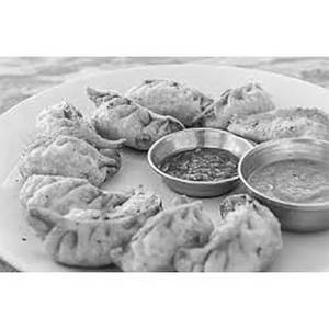 Paneer Tikka Chole Momos ( 5 Pcs)