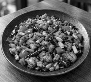 Kung pao chicken [dry] [6 pieces]