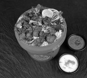 Bucket Special Chicken Biryani(Serves 7-8)