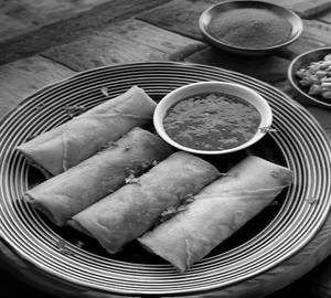 Veg Spring Rolls (6Pc)