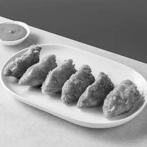 Chicken Tikka Chilly Momos (5 Pcs)