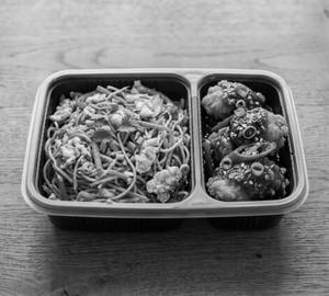 Egg Chowmein With Chilli Chicken 3 Pcs