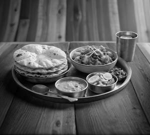 4 Butter Roti+ Sabji