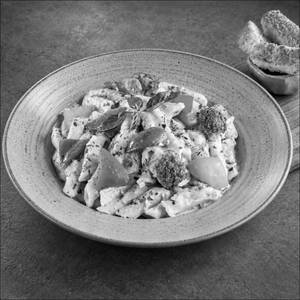 Creamy Alfredo Penne Pasta