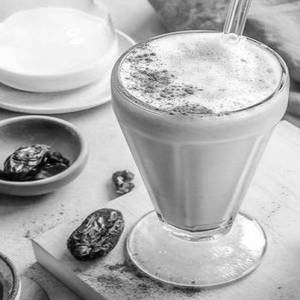 Banana & Dates Shakes