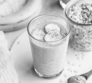 Banana + Mixed Seeds MilkShakes