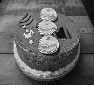 Eggless Red Velvet Cake [ 500 Grams]