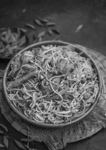 Full Chicken Hakka Chowmein