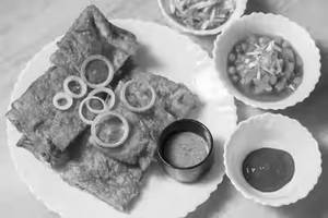 Special Mughlai Paratha (1 Pc)