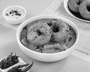 Sambar Vada ( 2 Pcs )