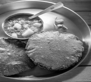 2 Kuttu Puris And Gravy Aloo Sabzi