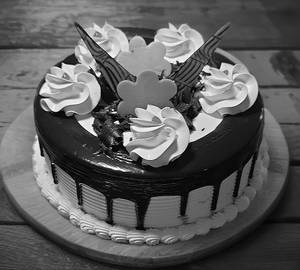 Black Forest Eggless Cake [ 1 Kg]
