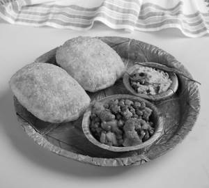 Radhaballabhi With Cauliflower - Green Peas Dalna & Aloo Bhorta