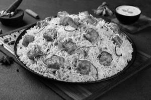 Lucknowi Paneer King Biryani (Serves 2)
