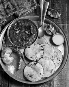 Sarso ka Saag with Makka Roti