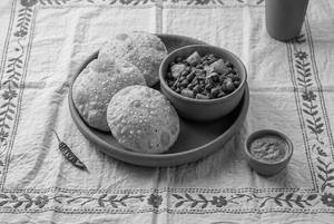 Sattu Kachori With Chana Aloo Sabji