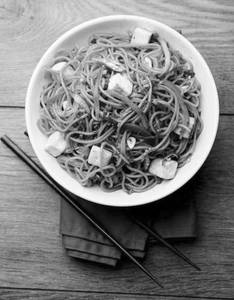 Half Paneer Hakka Chowmein