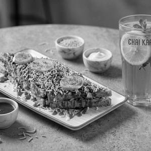 Indori Masala Sandwich With Iced Tea