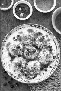 Dahi Vada (2 Pcs)