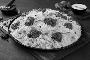 Lucknowi Pepper Chicken Biryani (Serves 2).