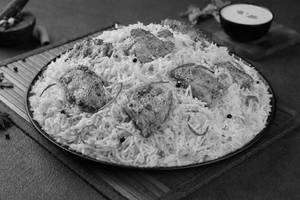 Lucknowi Reshmi Tikka King Biryani (Serves 2)