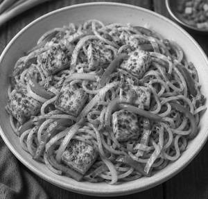 Full Paneer Hakka Chowmein