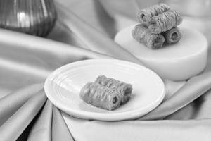 Biscoff cashew swirls Baklava