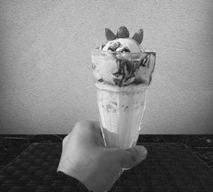 Dry Fruit Queen Ice Cream
