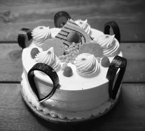 Butter Scotch Eggless Cake [ 1 Kg]
