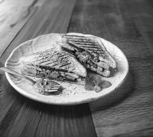 Aloo masala tost sandwich