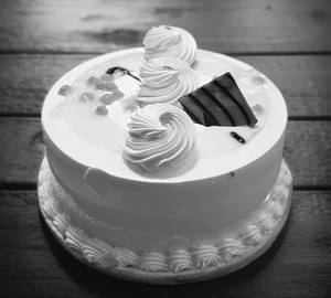 Eggless Butterscotch Cake [ 500 Grams]